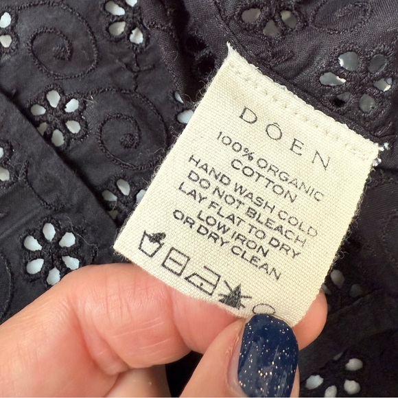 DOEN Docia Black Eyelet Puff Sleeve Eye Hook Victorian Style Peplum Top XS - Picture 6 of 7